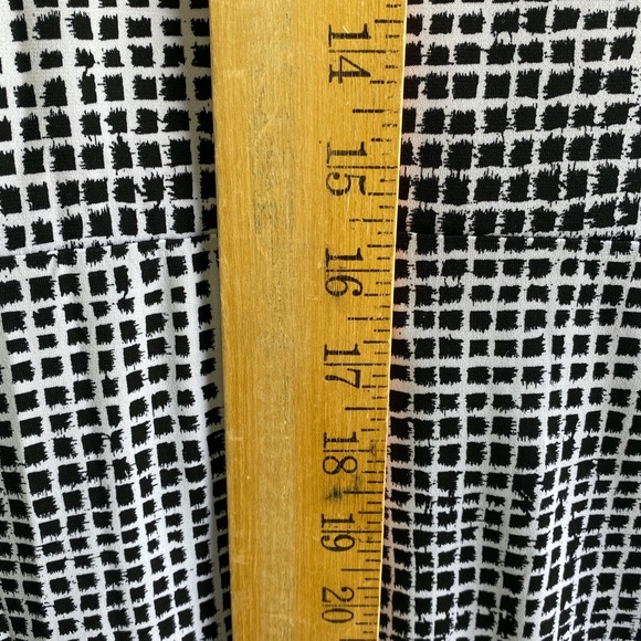 H Halston Printed Jet Set Jersey Cap Sleeve Dress - Picture 7 of 9